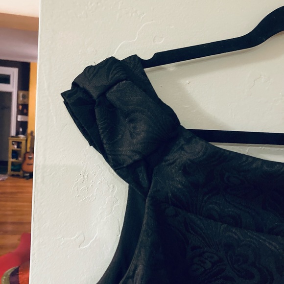 🖤 Lindy Bop Tiana Twinset Brocade Off-Shoulder Swing Dress with Bows & Jacket - Picture 8 of 11